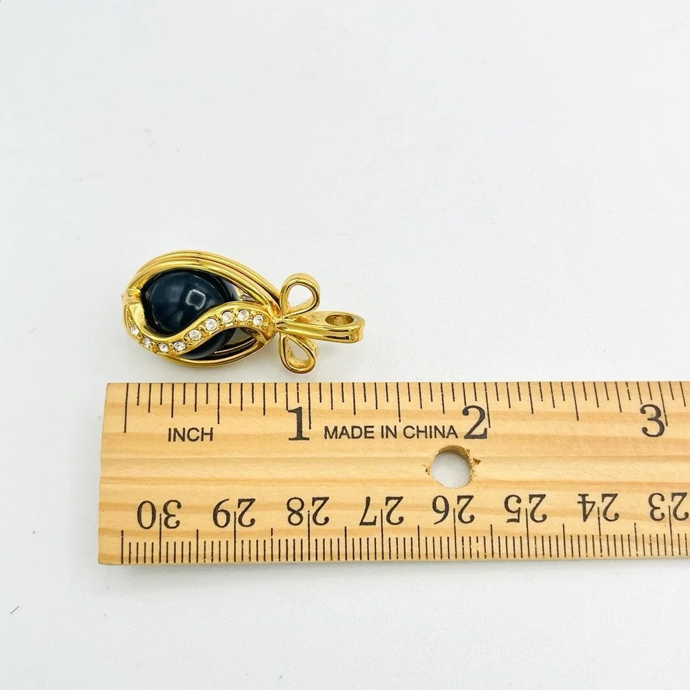 Vintage Joan Rivers Caged Dome Egg Pendant For Necklace 8 Interchangeable Balls